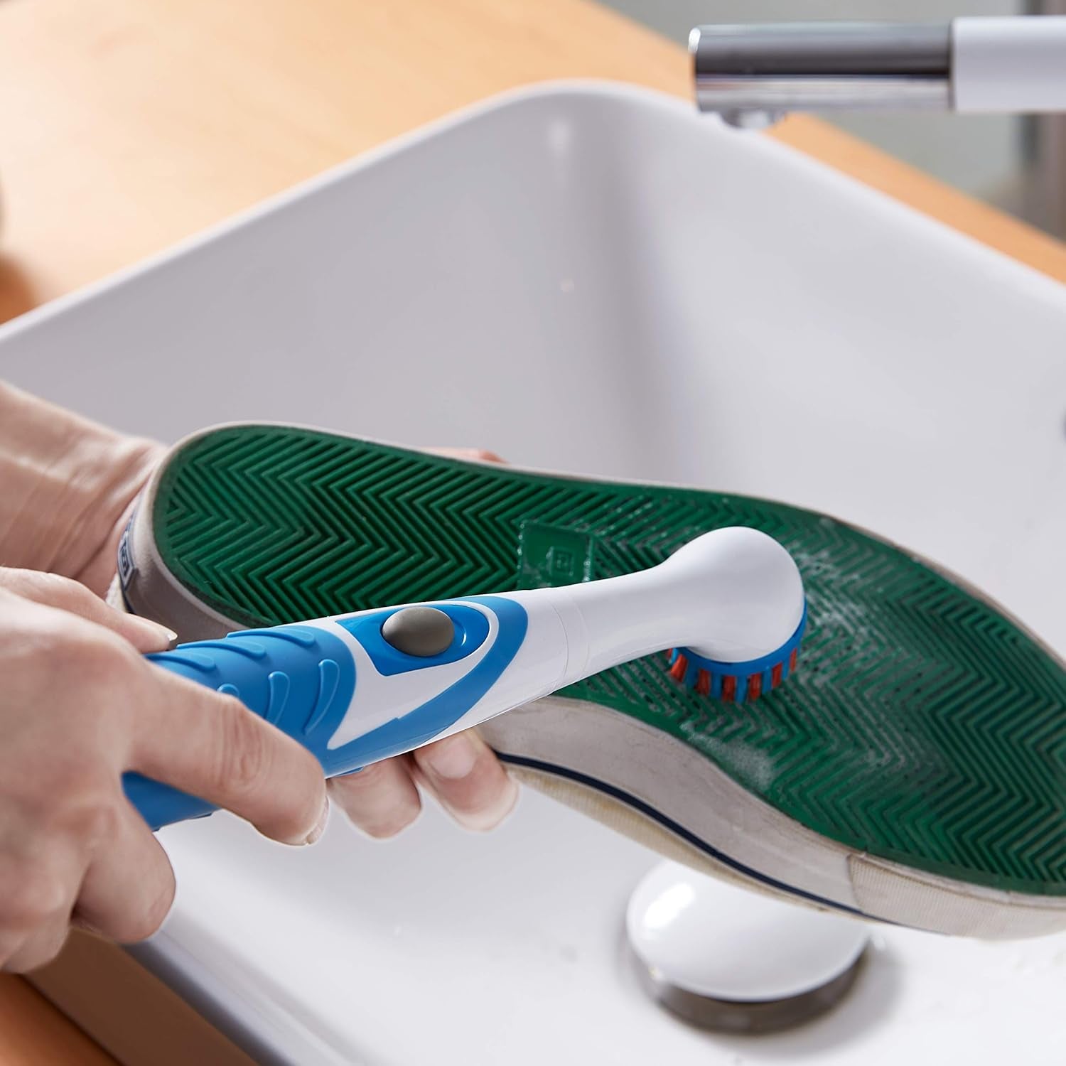 Electric Scrubber Cleaning Brush Electrical Brush Cleaner Spin Scrubber Cordless Cleaning Gadget with 4 Heads for Bathroom Household Tub Tile Floor Wall Kitchen